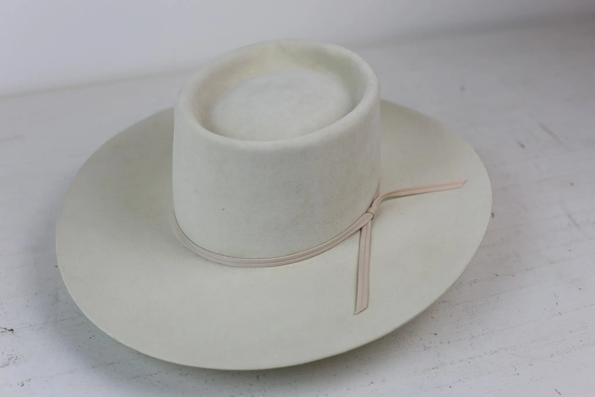 50x Western | White | Size 6 7/8