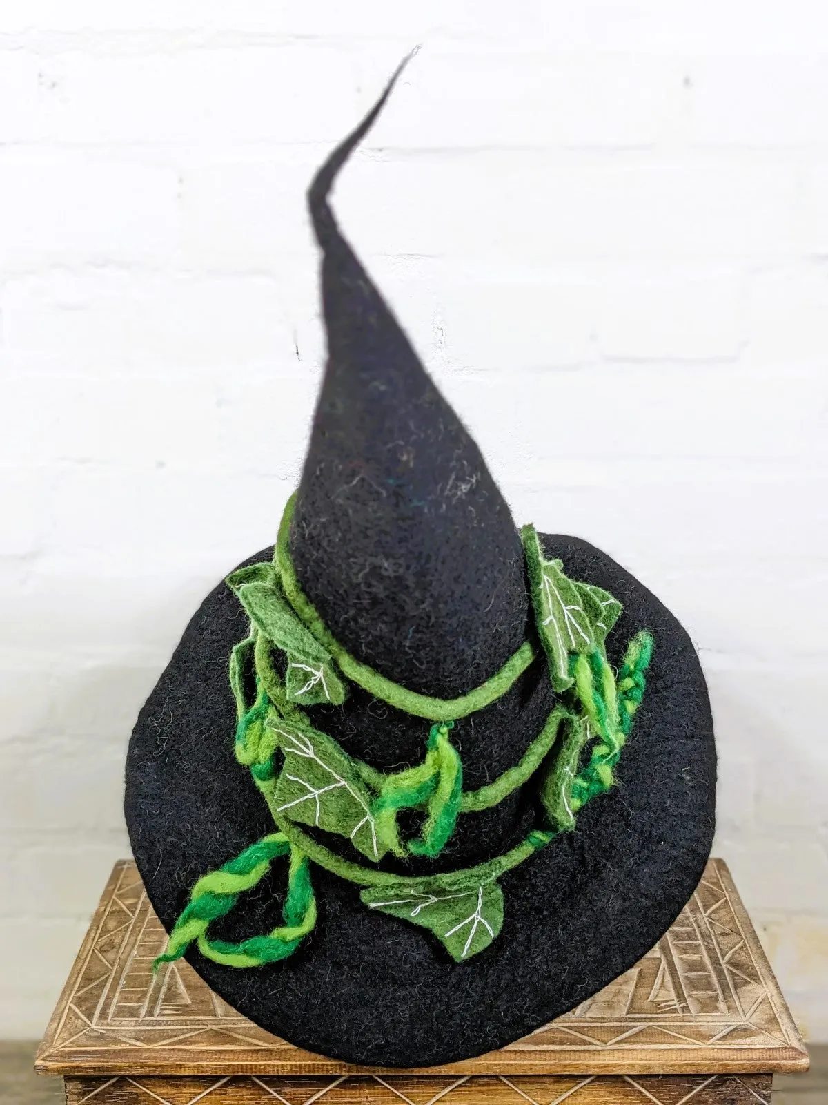 Black Felt Climbing Ivy Hat