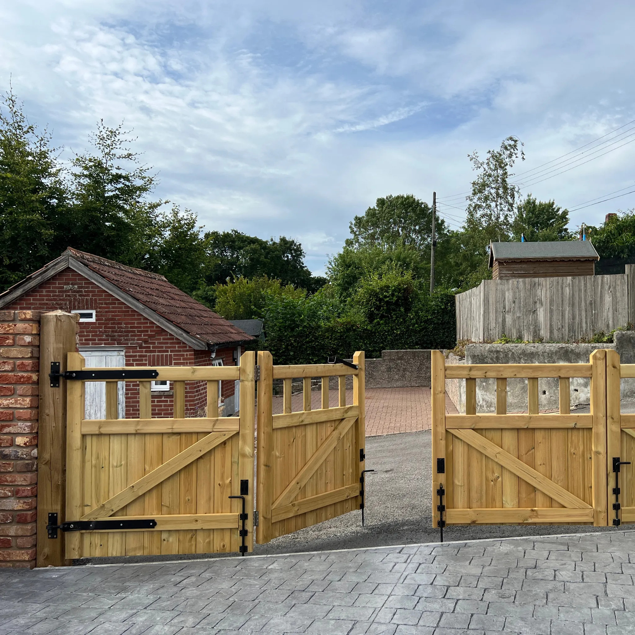 Cottage gates Bifold 3 Leaf