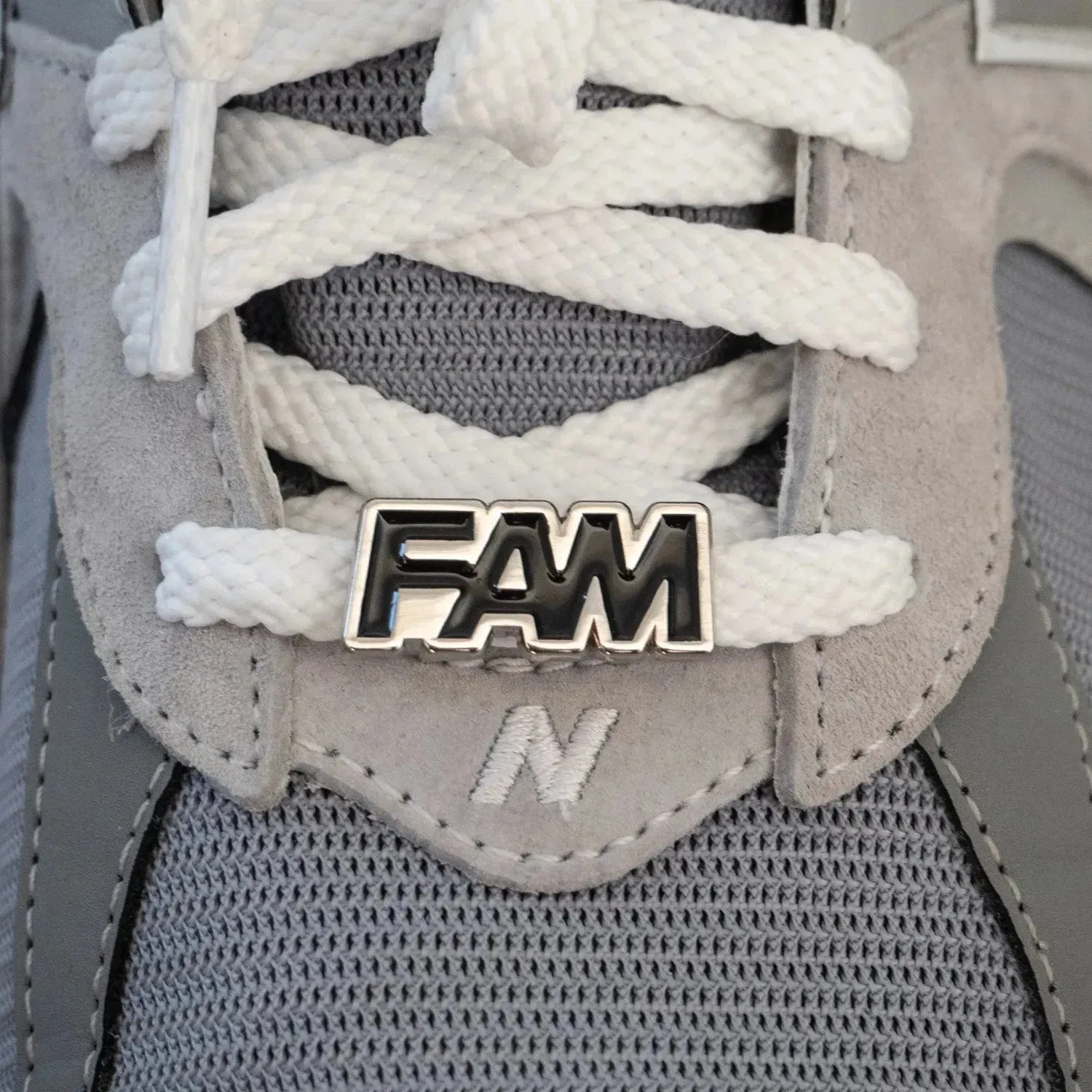 FAM LACE LOCKS   PIN METALLIC SILVER / BLACK