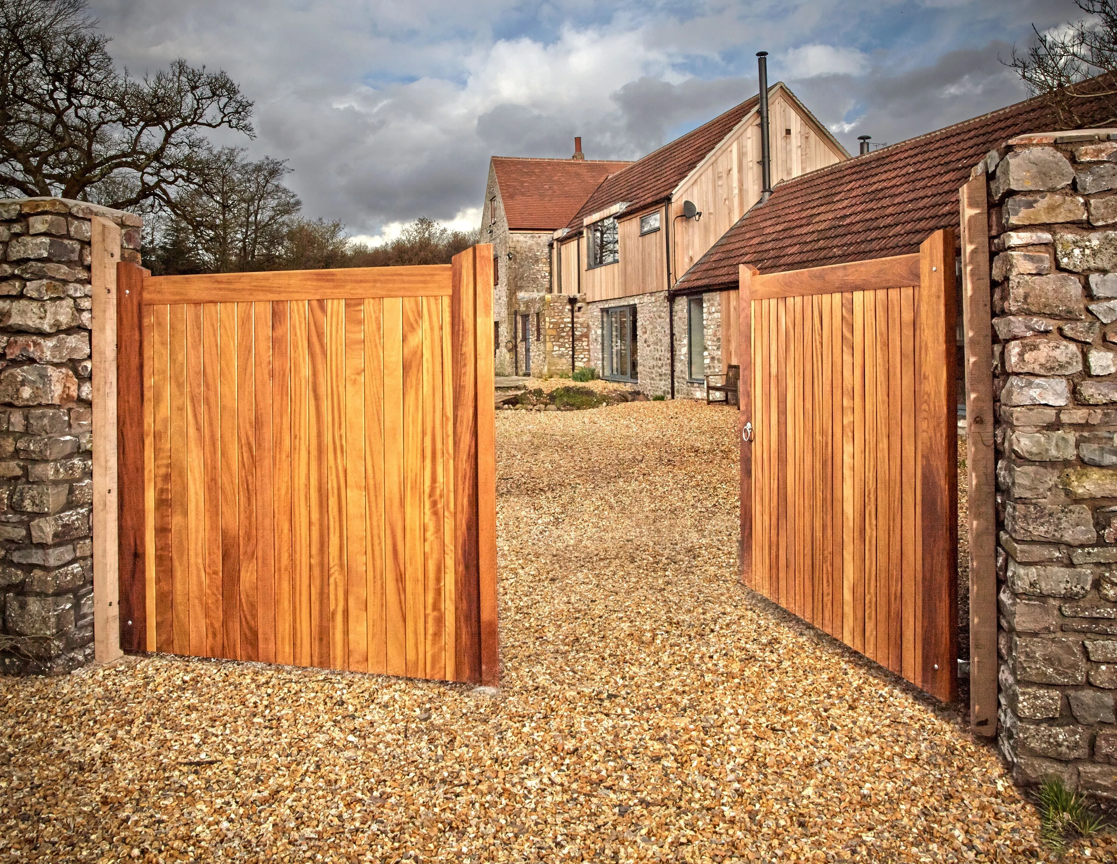 Iroko Highampton Mortise & Tenon Single Entrance Gate