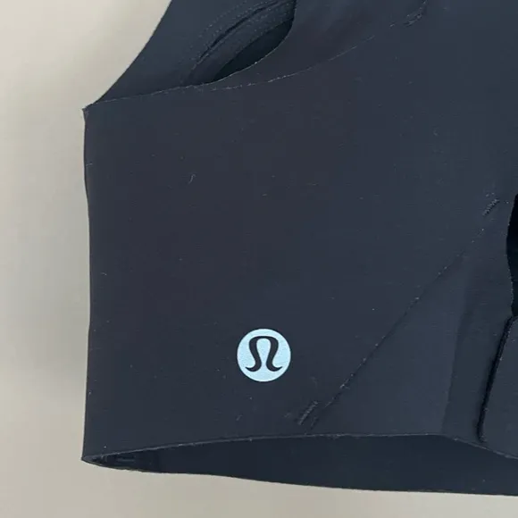 {Lululemon} Enlite Sports Bra in Black - Womens 32D