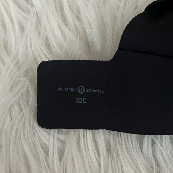 {Lululemon} Enlite Sports Bra in Black - Womens 32D