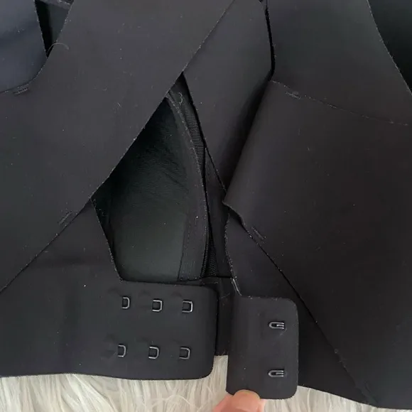 {Lululemon} Enlite Sports Bra in Black - Womens 32D
