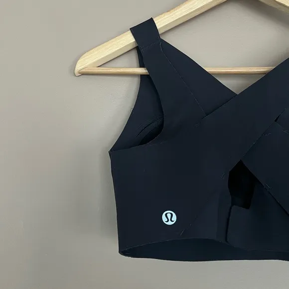 {Lululemon} Enlite Sports Bra in Black - Womens 32D