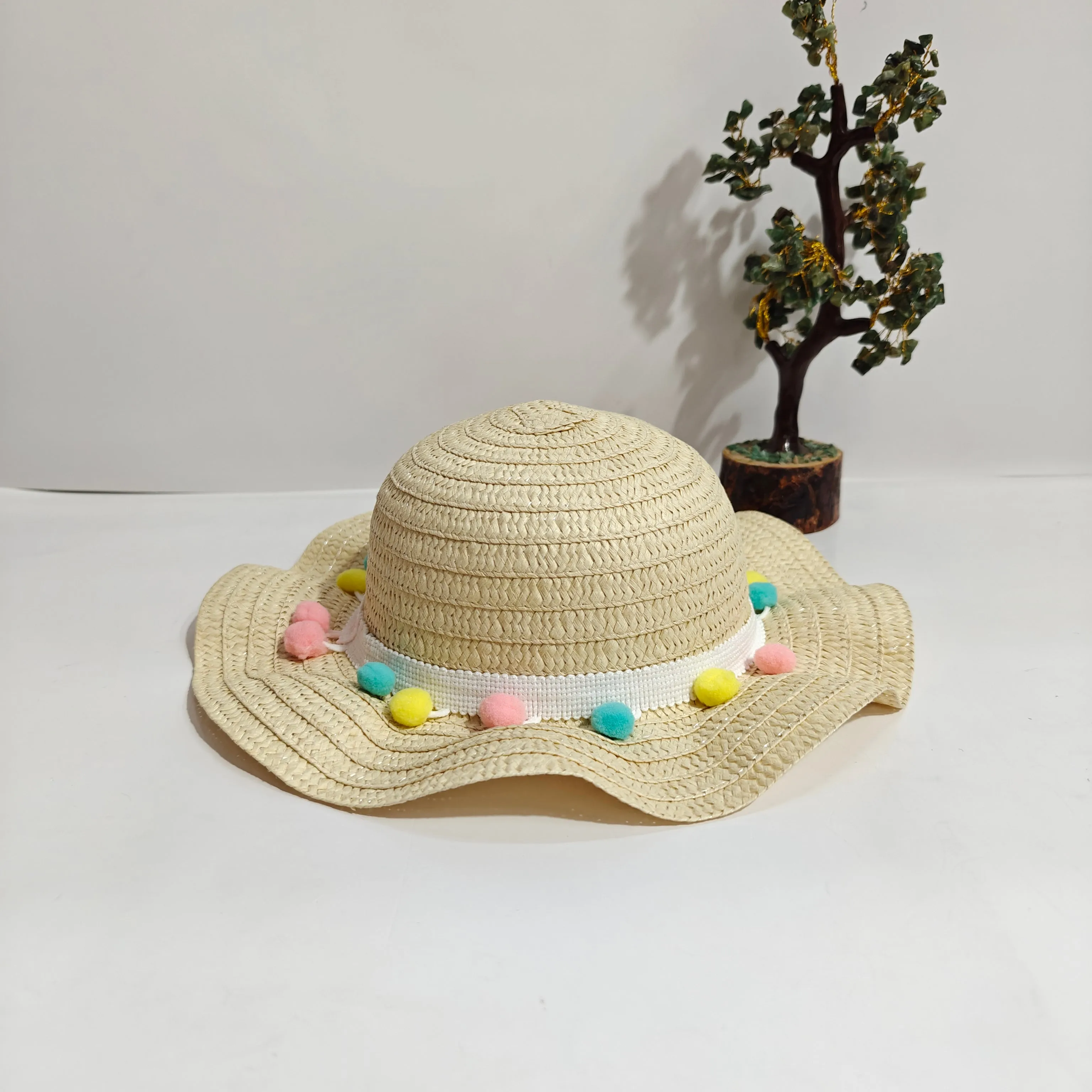 POM-POM HAT