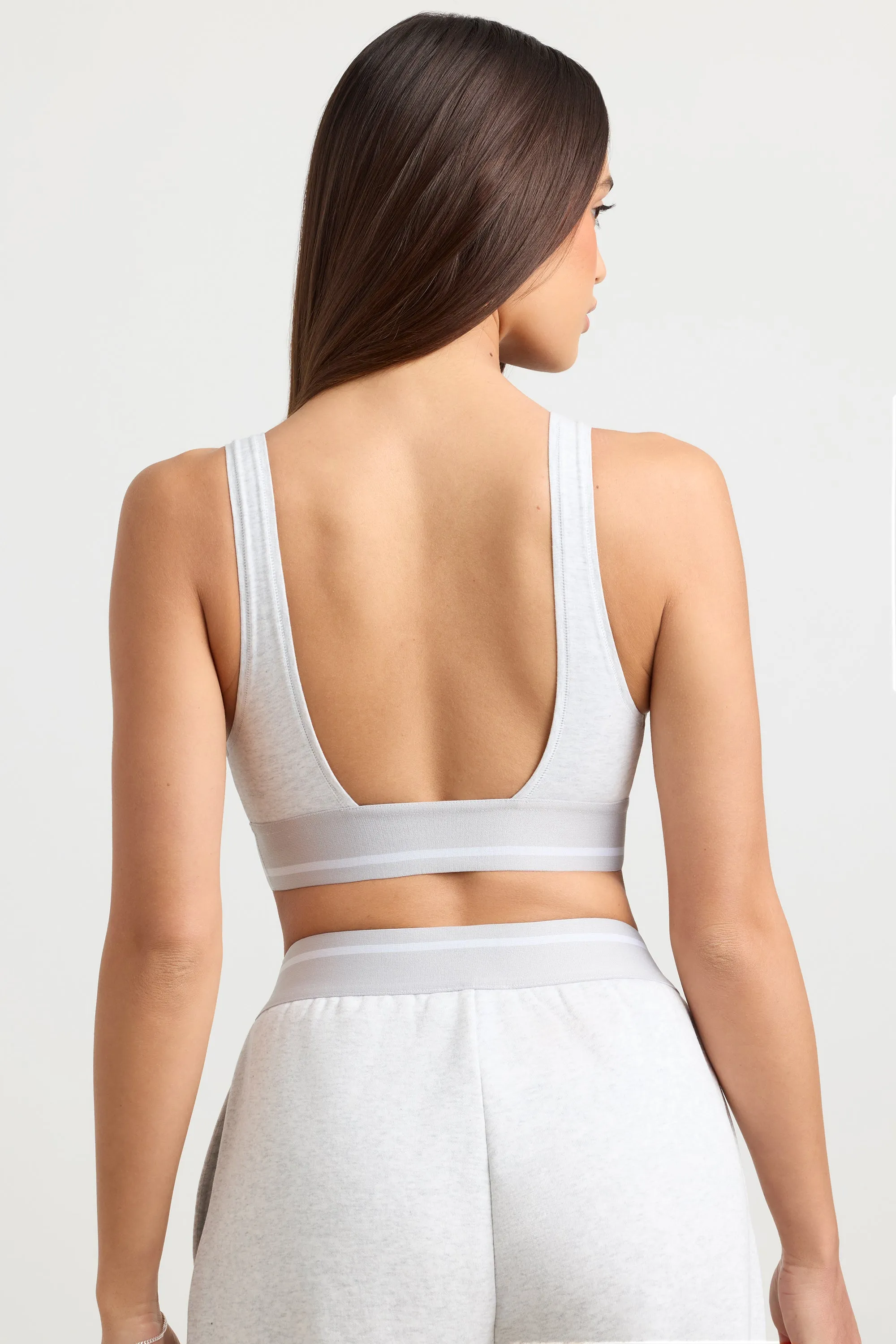 Recreation - Plunge-Neck Sports Bra in Grey Marl