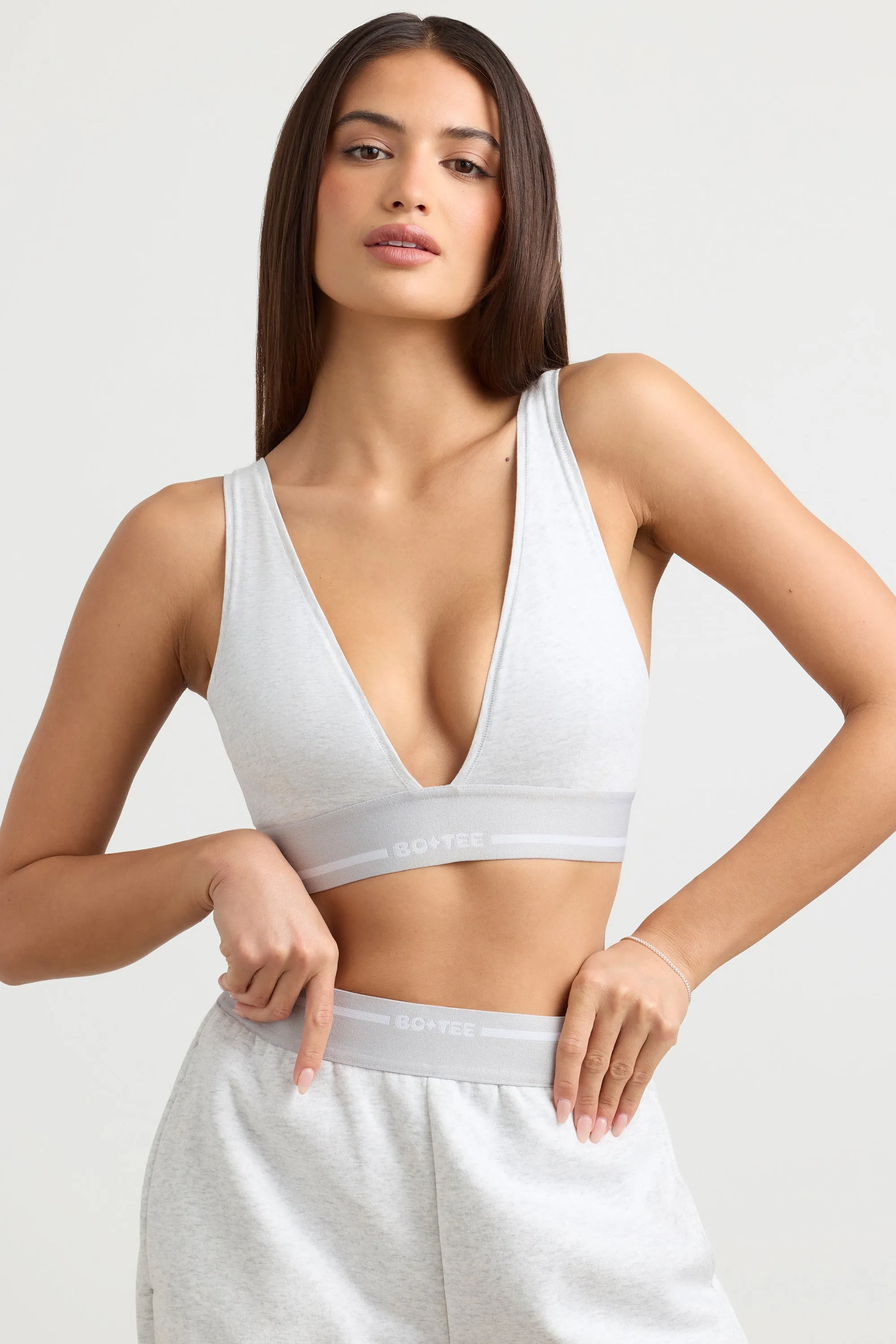 Recreation - Plunge-Neck Sports Bra in Grey Marl