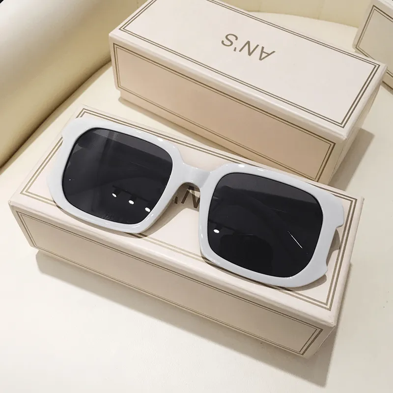 Women'S New Fashionable Thick Frame Sunglasses